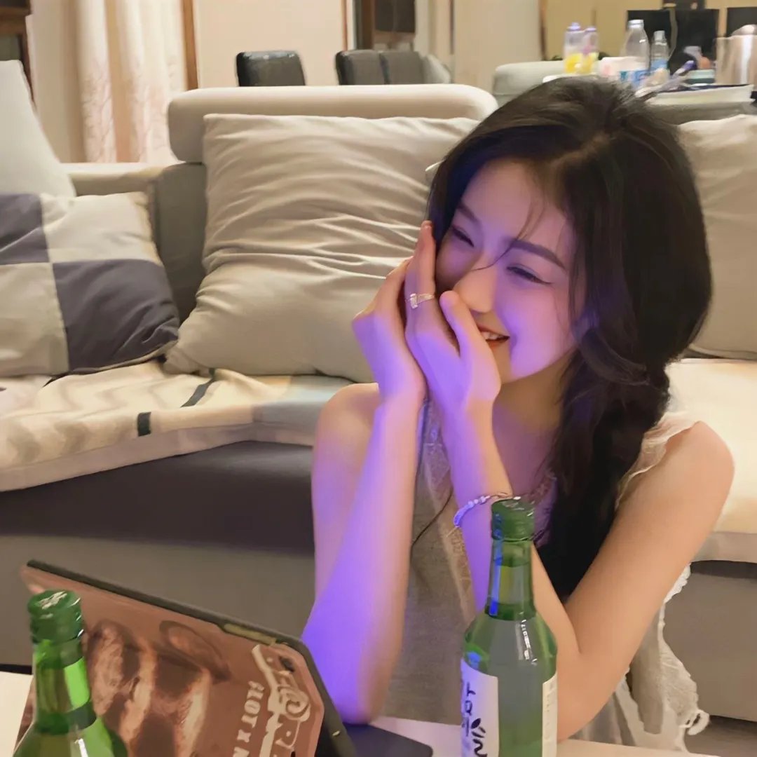 绿茵春色